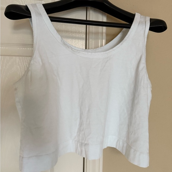 Old Navy White Crop Top - Picture 1 of 3